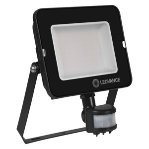 LED reflektor 50W 4500lm 4000K IP65 čierny so senzorom pohybu a súmraku LEDVANCE COMPACT V